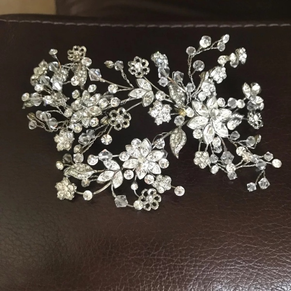 Edward Berger wedding hair clip style 2767
